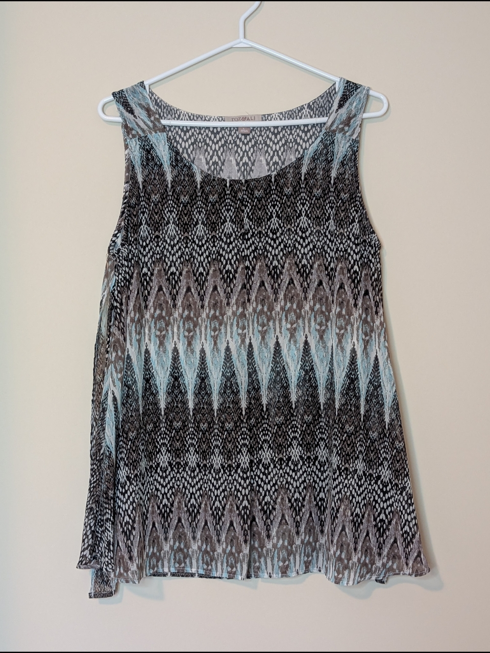 Roz & Ali Black, Gray & Light Blue Patterned Sleeveless Tank, Size Large